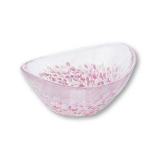 桜をイメージさせるようなピンクと白の楕円型の小鉢