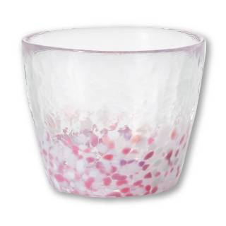 桜をイメージされたピンクと白のガラスでつくられた蕎麦猪口の画像