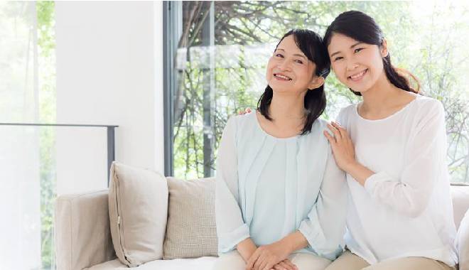 大切な家族がロスマリン酸のサプリメントをおかげで物忘れが軽減したことを喜ぶ夫婦。嬉しい声、感想もたくさん届いている。